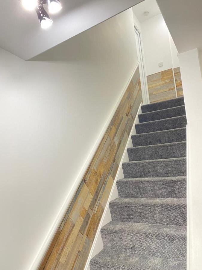 Gatwick Deluxe En-Suite Rooms 홀리 외부 사진
