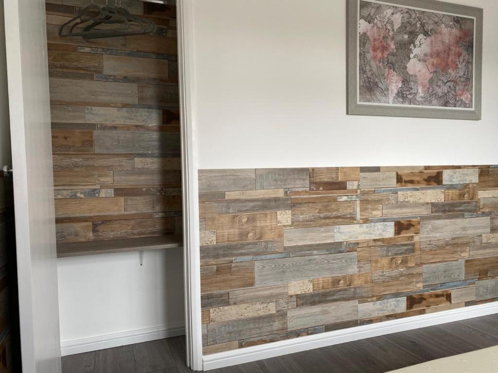 Gatwick Deluxe En-Suite Rooms 홀리 외부 사진